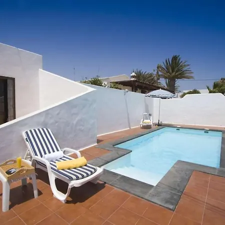 Villa Puerto Del Carmen Sleeps 6 Pool Wifi T691346