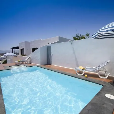 Villa Puerto Del Carmen Sleeps 6 Pool Wifi T691346