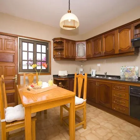 Puerto Del Carmen Sleeps 6 Pool Wifi T691346 Villa *